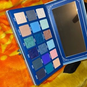 Jeffree Stat Blue Blood